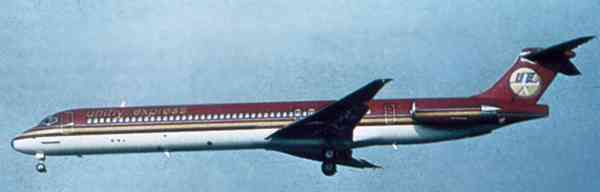 Пассажирский самолёт MD-83.