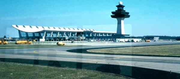 Международный аэропорт Даллеса в Вашингтоне,США.
