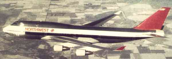 Пассажирский самолёт Боинг 747-400.