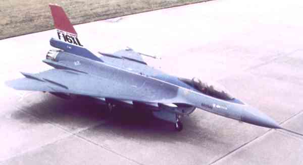 Экспериментальный самолёт F-16XL.