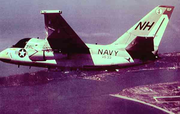 Палубный самолёт противолодочный обороны S-3A «Викинг».